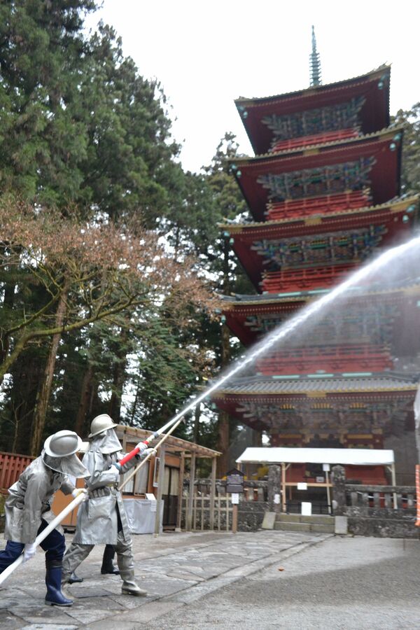 火災から日光東照宮を守れ 自衛消防隊が出初め式 県内主要 地域の話題 下野新聞 Soon ニュース 下野新聞 Soon スーン