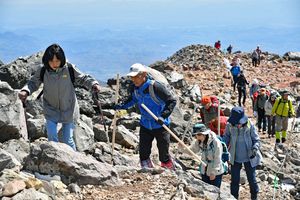 快晴の那須岳で開山祭 登山客が安全を祈願 動画 県内主要 動画 地域の話題 社会 下野新聞 Soon ニュース 下野新聞 Soon スーン