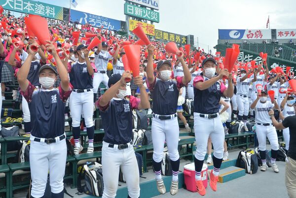 逆転劇にアルプス席最高潮 なまず音頭 ナイン鼓舞 国学院栃木 甲子園初戦 スポーツ 県内主要 下野新聞 Soon ニュース 栃木高校野球 下野新聞 Soon スーン