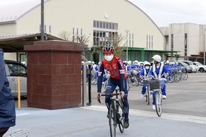 芳賀中１年生に交通安全を指導 町とブリッツェン 地域の話題 県内主要 下野新聞 Soon ニュース 下野新聞 Soon スーン