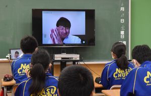 挑戦と素直さで未来開け ボトムアップ理論の畑さん 那須の中学校で講演 地域の話題 県内主要 下野新聞 Soon ニュース 下野新聞 Soon スーン