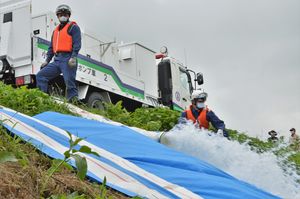 排水ポンプ車実動訓練 小山 一連の作業を確認 地域の話題 県内主要 下野新聞 Soon ニュース 下野新聞 Soon スーン