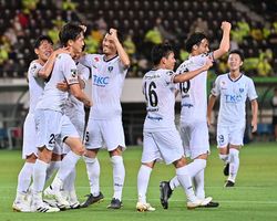栃木ｓｃ今季初勝利 矢野 こん身の決勝ヘッド スポーツ 県内主要 下野新聞 Soon ニュース 栃木sc J1への道 下野新聞 Soon スーン