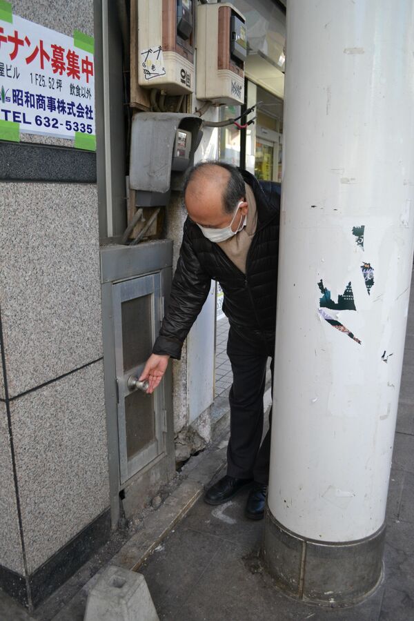 街で見掛けた 不思議な光景 通れない扉や1メートルのらせん階段 宇都宮 地域の話題 県内主要 下野新聞 Soon ニュース 下野新聞 Soon スーン