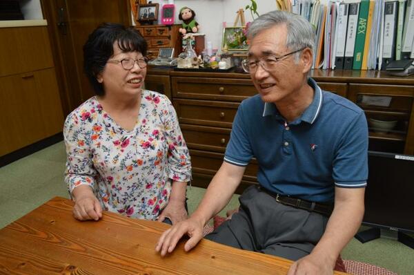 可能性生かす環境を作曲家 菅野祐悟 かんのゆうご さんの両親 下 わたしの子育て はぐくもっと はぐくもっと 下野新聞 Soon スーン