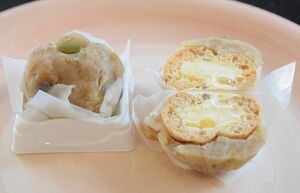 シューマイのようなシューうまい。中にはカスタードクリームがたっぷり入っている