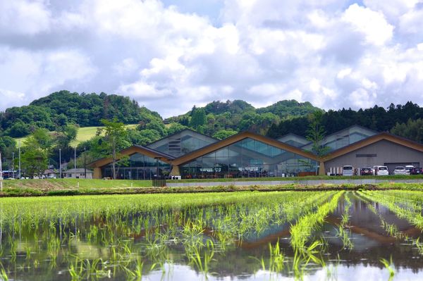 建築界の芥川賞と直木賞 W受賞 道の駅ましこ 県内主要 社会 政治行政 地域の話題 下野新聞 Soon ニュース 下野新聞 Soon スーン