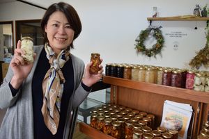 加工所を引き継ぎ、新たな特産品を開発した金原さん