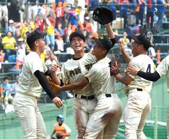 作新が９連覇 全国高校野球栃木大会 連続出場戦後単独２位に スポーツ 県内主要 下野新聞 Soon ニュース 栃木高校野球 下野新聞 Soon スーン