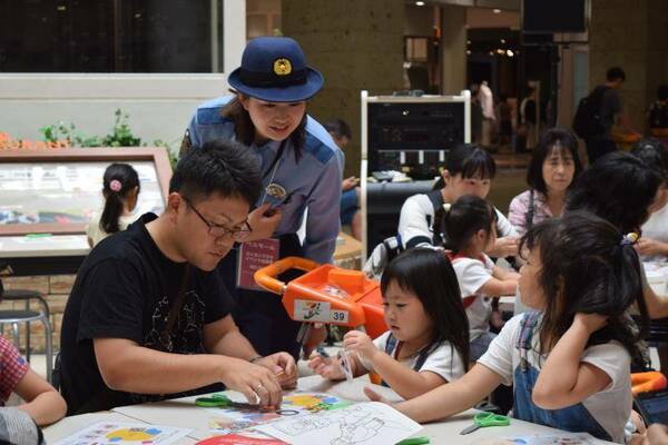 キーホルダーで一時停止を啓発 工作教室に親子２００組 宇都宮 活動レポート Team Stop Tochigi 下野新聞 Soon スーン