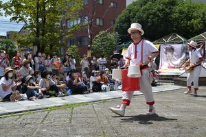 パフォーマンスで皆を笑顔に 宇都宮で大道芸フェス 地域の話題 県内主要 下野新聞 Soon ニュース 下野新聞 Soon スーン