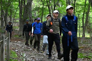 「安心して登れる」　宇都宮白楊高山岳部、「地域指導者」引率で初登山　県教委の実践研究事業