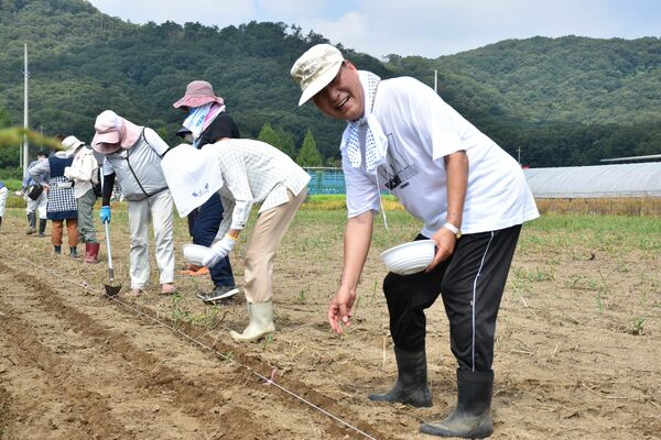 コスモスの町 復活へ種まき 栃木 岩舟地域のまちづくり組織 地域の話題 県内主要 下野新聞 Soon ニュース 下野新聞 Soon スーン