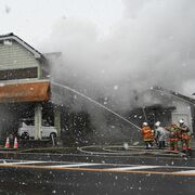 下野で店舗など2棟が全焼　焼失面積判明