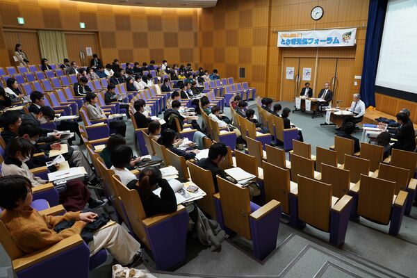 魅力度 Lrt を学生と議論 宇都宮大で知事フォーラム 県内主要 社会 下野新聞 Soon ニュース 下野新聞 Soon スーン