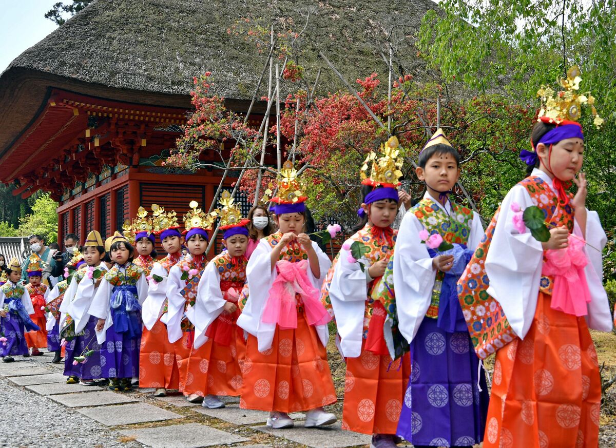 稚児行列華やか 伝統行事４年ぶりに 栃木 鹿沼の医王寺 動画 地域の話題 県内主要 動画 速報 下野新聞 Soon ニュース 下野新聞 Soon スーン