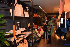 世界認めるブランド発信 栃木駅前にアンテナ店 取引先革製品 一堂に 栃木レザー 経済 県内主要 下野新聞 Soon ニュース 下野新聞 Soon スーン