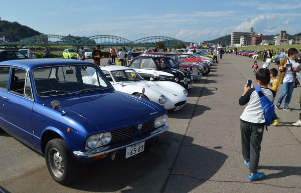 自慢の愛車一堂に 足利ミーティングに全国から0台 地域の話題 県内主要 下野新聞 Soon ニュース 下野新聞 Soon スーン