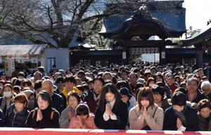 幸せな１年に 初詣にぎわう 宇都宮二荒山神社 社会 県内主要 下野新聞 Soon ニュース 下野新聞 Soon スーン