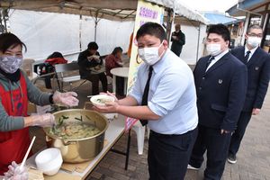 与一ちゃんこ 名物に 大田原 道の駅産直会が考案 国体相撲でおもてなし 地域の話題 県内主要 下野新聞 Soon ニュース 下野新聞 Soon スーン