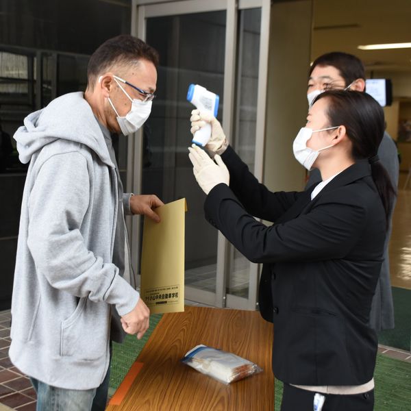 密」避けて運転免許更新 栃木県センターで再開｜社会｜下野新聞「SOON 