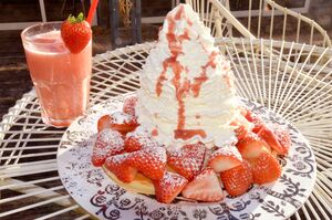 グルメ探訪 新鮮 自社農園産イチゴ 天使のパンケーキ アンジェ フレーゼ 小山 とちぎフードコート とちぎフードコート特集 下野新聞 Soon スーン