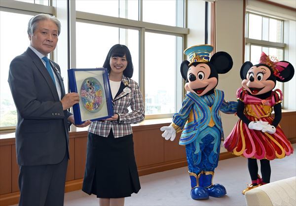 ミッキーとミニーが栃木県知事を表敬 ｔｄｒ35周年で県民に感謝伝えに 動画 県内主要 社会 動画 下野新聞 Soon ニュース 下野新聞 Soon スーン