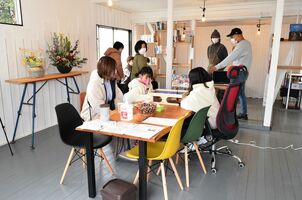 町役場近くにオープンした「ステップワン」