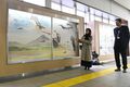 JR小山駅通路にコウノトリ　絵画通じて美化推進へ　地域協力隊プロジェクトで