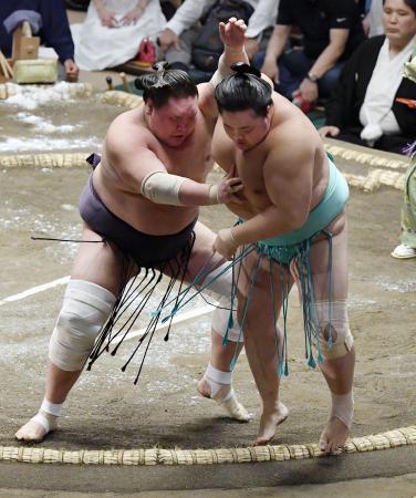 秋場所 照ノ富士は白星先行 御嶽海が初黒星 正代２連敗 全国のニュース 下野新聞 Soon スーン