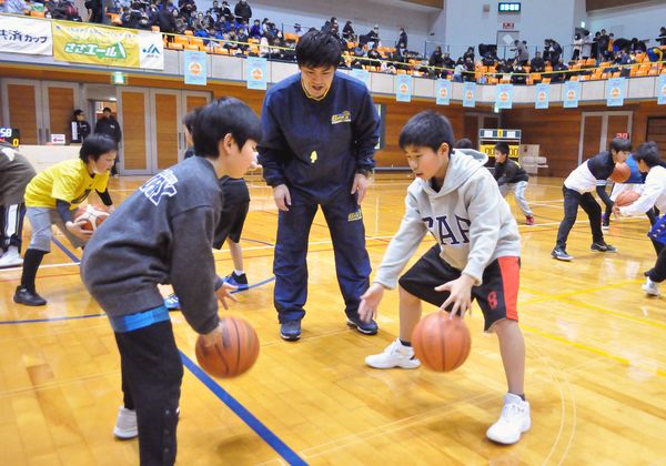 リーグ戦に加え プロ指導の教室も 鹿沼でミニバスケフェス スポーツ 下野新聞 Soon ニュース 下野新聞 Soon スーン