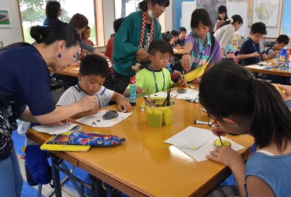 遊水地の歴史など学ぶ 栃木 子ども観光大使講座 地域の話題 県内主要 下野新聞 Soon ニュース 下野新聞 Soon スーン