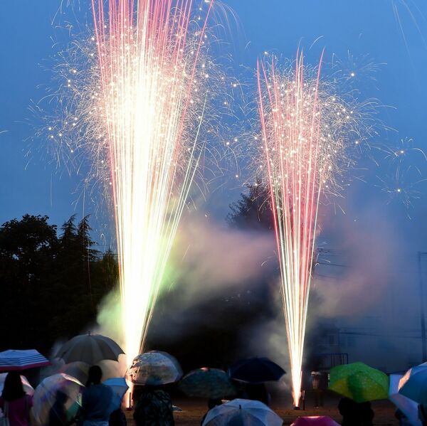 コロナ禍でも 夏の思い出を 児童ら限定花火大会 宇都宮 西地区 動画 県内主要 地域の話題 動画 下野新聞 Soon ニュース 新型肺炎 Covid19 下野新聞 Soon スーン