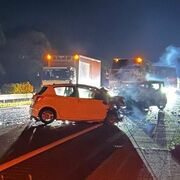 東北道３人死亡、逆走の男を容疑者死亡で不起訴　追突トラック運転手は在宅起訴