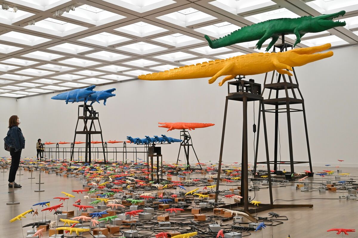 1100体のワニまわる 国立新美術館で小山の現代美術家 動画 社会 動画 速報 下野新聞 Soon ニュース 下野新聞 Soon スーン 1100体のワニまわる 国立新美術館で小山の現代美術家 動画 社会 動画 速報 下野新聞 Soon ニュース 下野新聞 Soon スーン